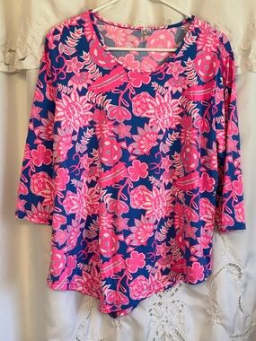 Lulu-b Women's Pink Floral Scoop Neck irregular hem Top